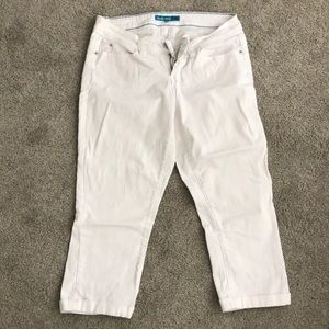 White crop jean pants